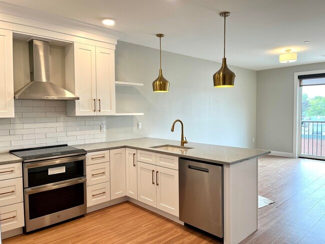 Building Photo - 99 Foundry Pl Unit 304