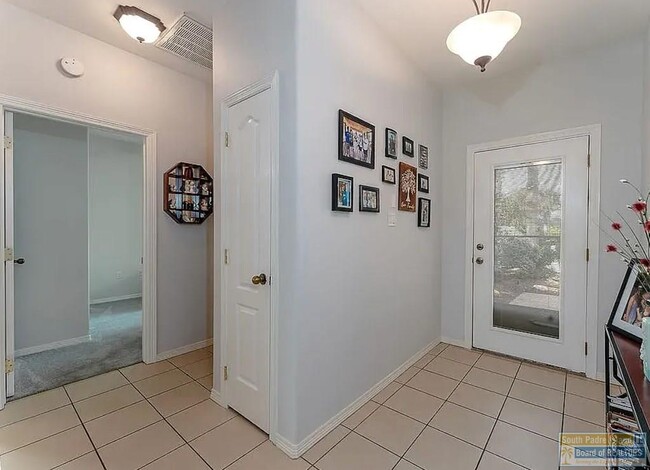 Photo - 39 Torrey Pines Dr