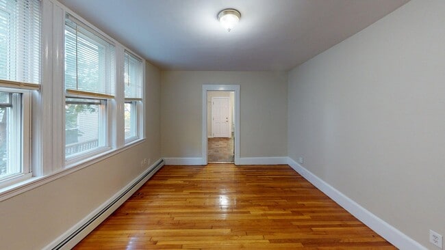 Photo - 122 Gladstone St Unit A