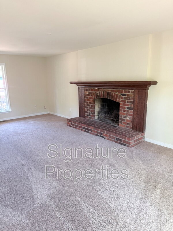 Photo - 5201 Hallmark Dr