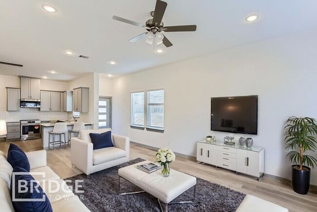 Photo - 33134 Oak Hts Pl