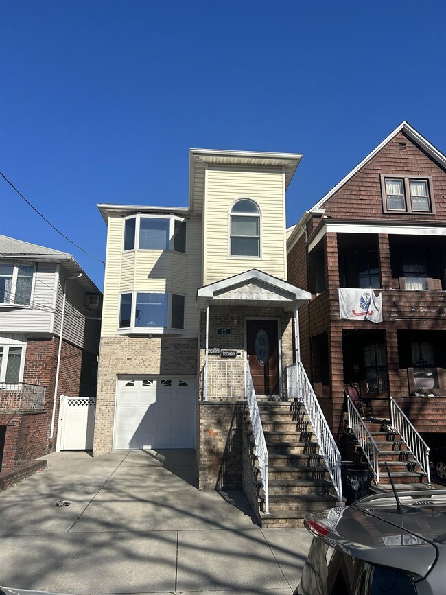 Photo - 25 W 30th St Unit 2