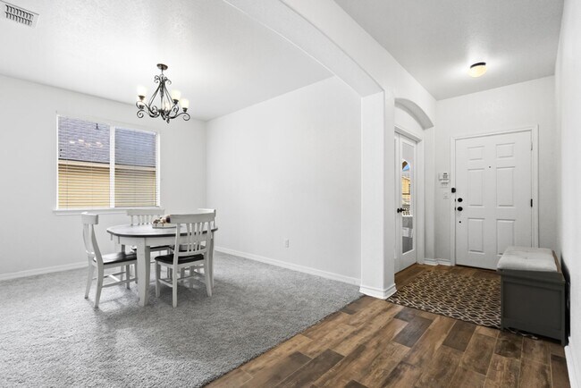 Photo - 2831 Elm Tree Park