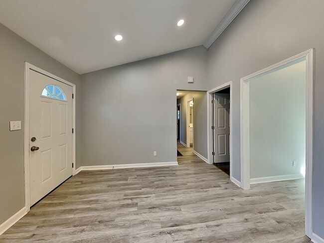 Photo - 5835 Brenda Dr