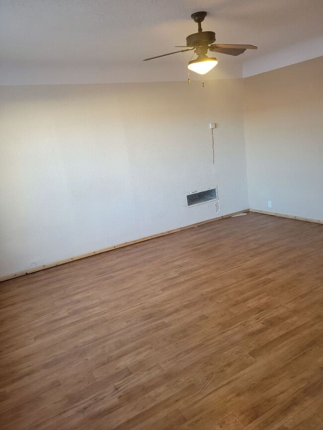 Photo - 905 N Lincoln Ave Unit #3