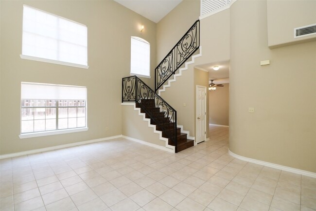 Photo - 7521 Country Club Dr Unidad 405