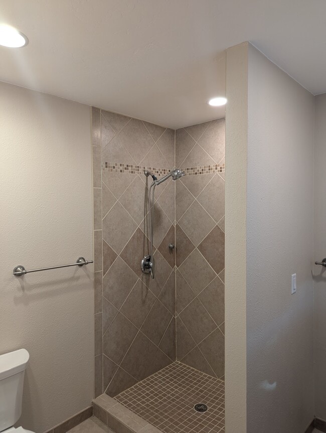 Photo - 2302 Garland Dr