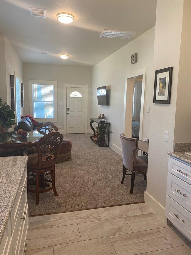 Photo - 2708 Winbern St