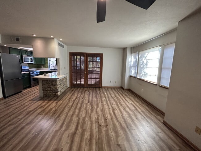 Photo - "Charming 2-Bed Townhouse Oasis with 2.5 Baths in Prime Las Vegas Location!"