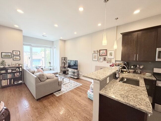Building Photo - 1905 W Huron St Unit #3 Rental
