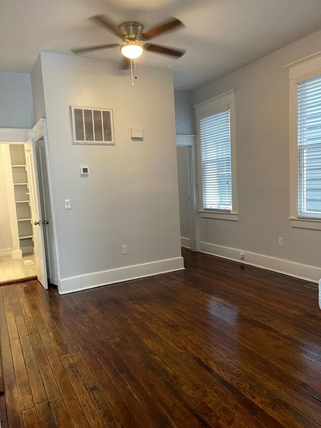 Photo - Newly Renovated Tri-Plex Near Forsyth Unidad B