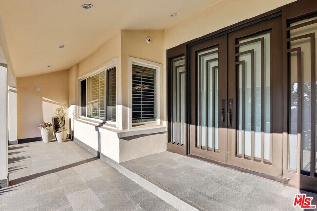 Photo - 4186 Regal Oak Dr