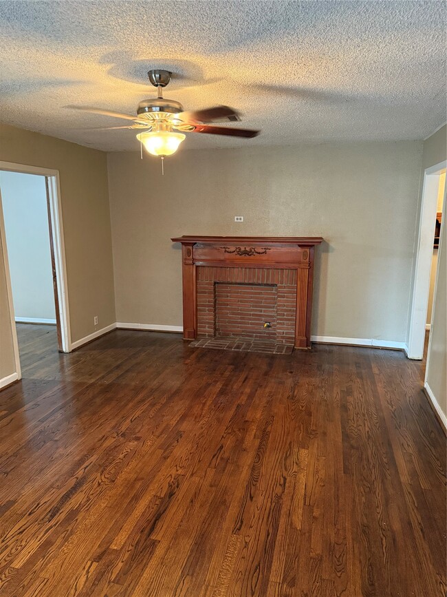 Photo - 216 Schilling Ave