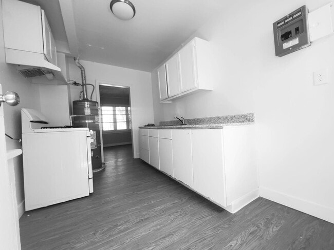 Photo - 2360 W. 18th St Apartments