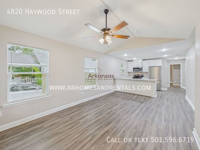 Photo - 4820 Haywood St