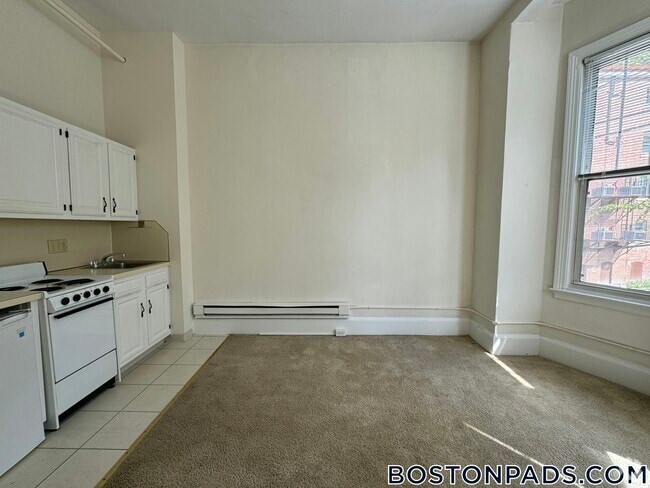 Building Photo - 1223 Beacon St Rental