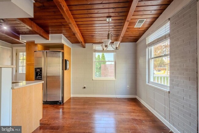 Photo - 221 Beverley Ave