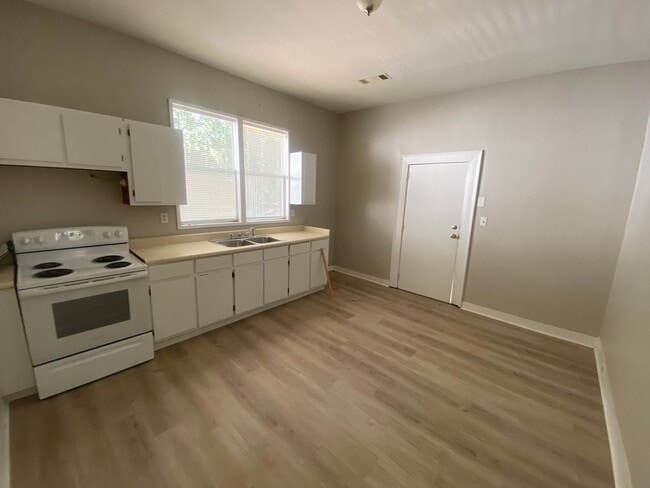26 Hemlock Dr