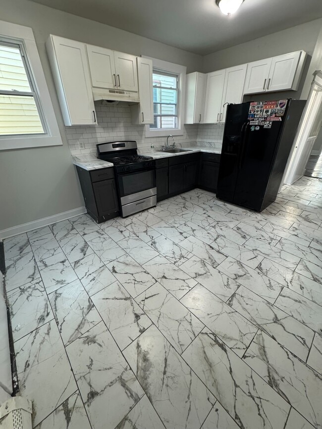 Photo - 75 Pierce St