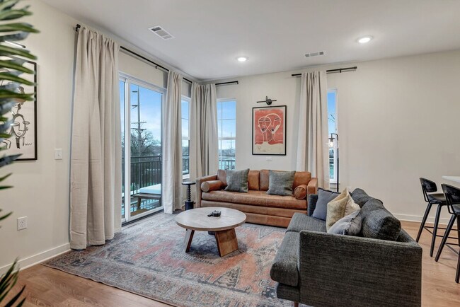 Photo - 600 E Trinity Ln Unit ID1049679P