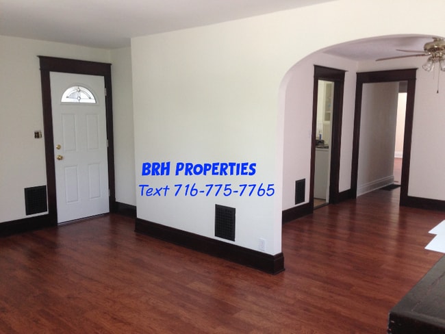 Photo - 100 Somerton Ave Unit Upper