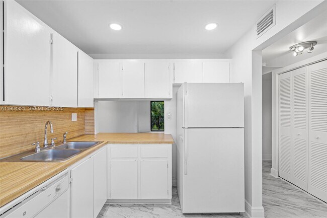 Photo - 330 W Park Dr Unidad 203-10