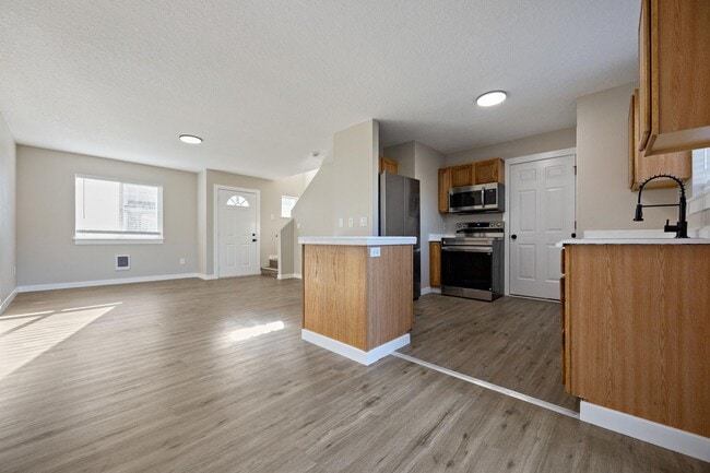 Photo - 3 bedroom, 2.5 bathroom home - SE Portland