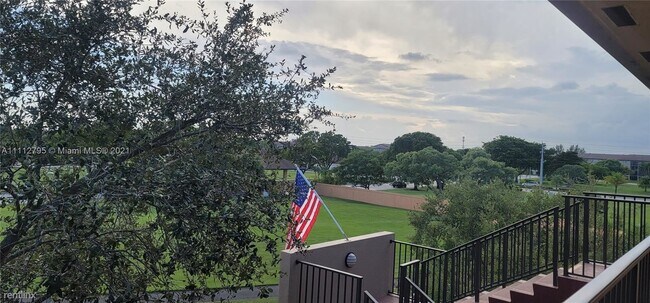 Photo - 1 br, 1 bath Condo - 13475 SW 9th St Apt A... Unidad Apt A404