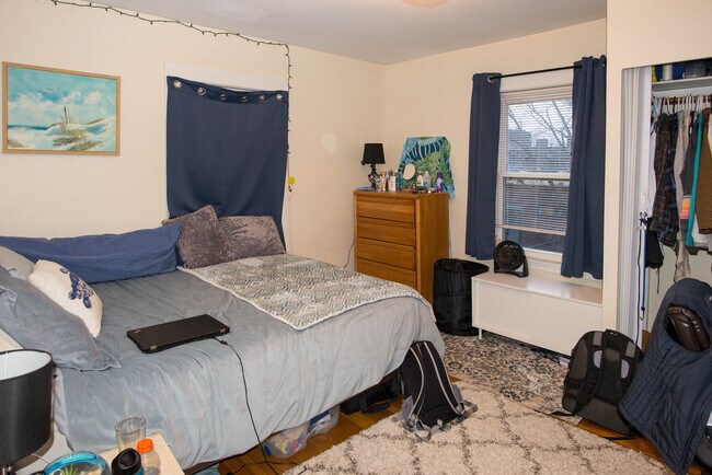 19 Sunset St Unit 2