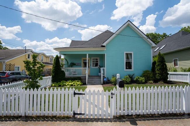 Building Photo - 1116 Fatherland St Rental