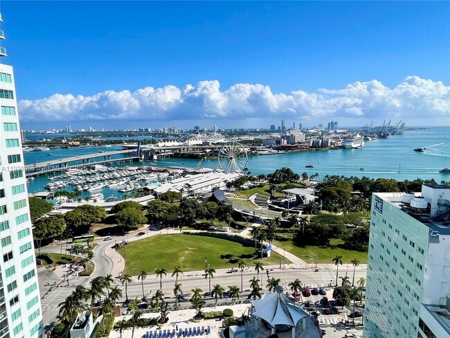 Photo - 253 NE 2nd St Unidad 2409