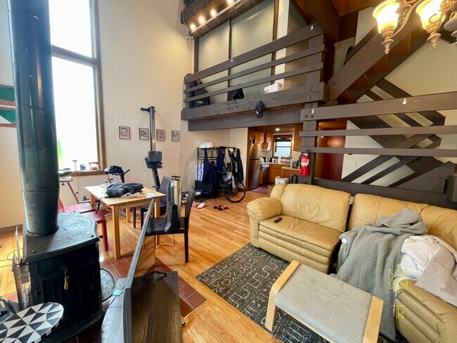 8 Lilac Ct Unidad R