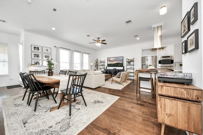 Building Photo - 1506 Colorado St Rental