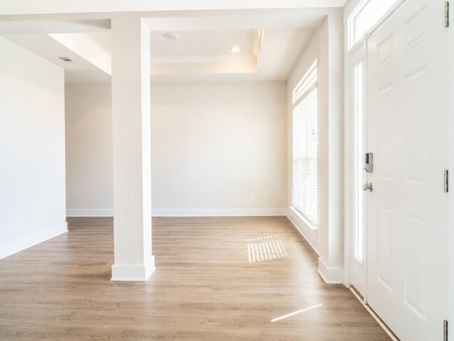 Photo - 6242 Jenks Dr