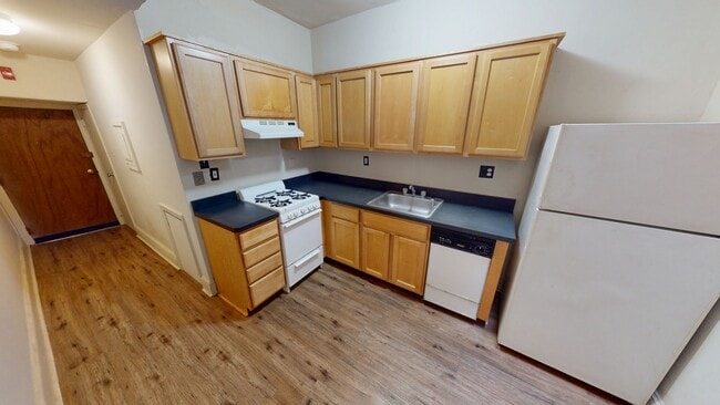 Photo - 1725 Spruce St Unit 5