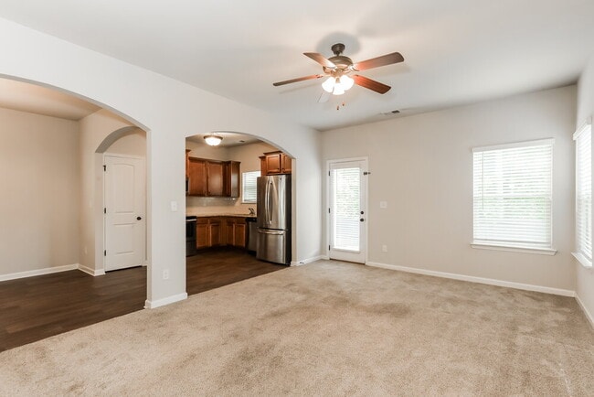 Photo - 125 Magnaview Dr