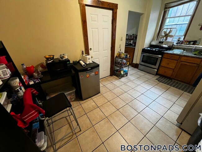 4.5 Centre St Unit 1