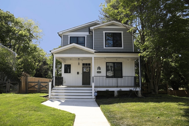 Building Photo - Gorgeous, New Home in Rocketts Landing: Available in July!