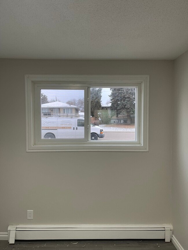 Photo - 12955-12101 101 St NW Unité 2