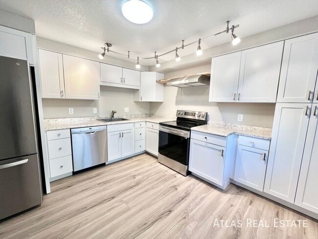 Photo - 301 Columbia Rd Unidad 4