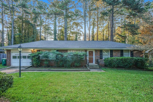 3 Bedroom, 2 bath Home in Stone Mountain - 3 Bedroom, 2 bath Home in Stone Mountain