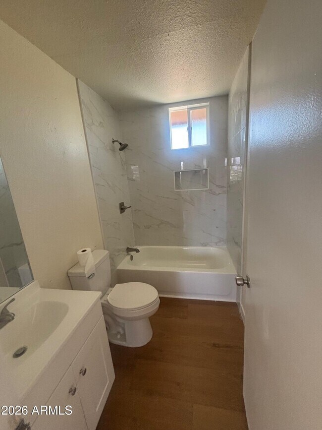 7160 N 53rd Ave Unit 4