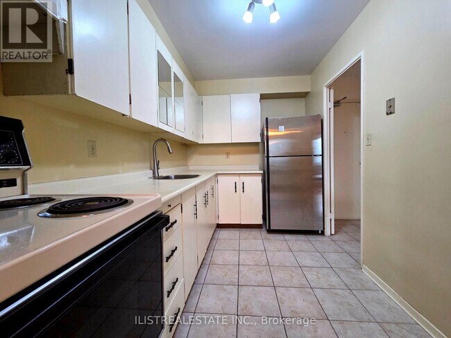 Photo - 5 Massey Square Unit 407