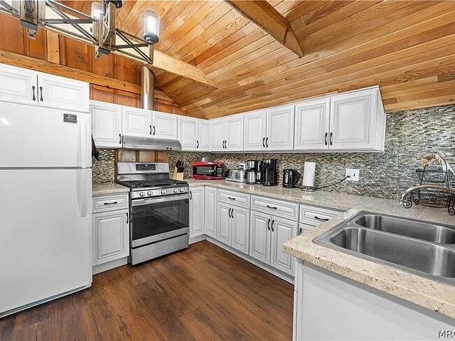 Photo - 774 Eureka Dr