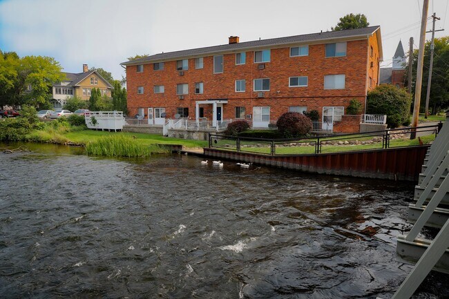 Photo - Riverside (Albion 64 LLC)