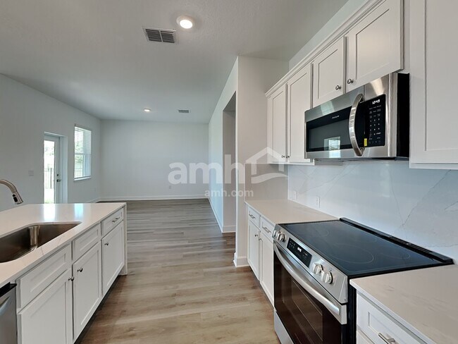 Photo - 3007 19th Ave W