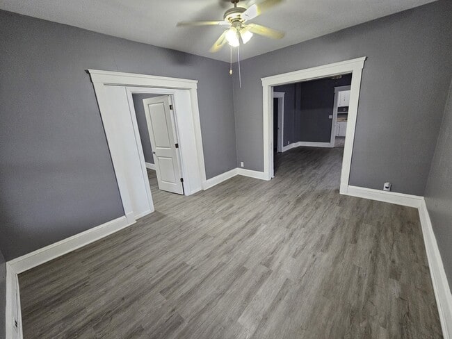 Building Photo - 3433 W 41st St