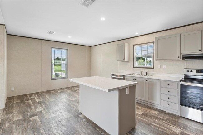 Building Photo - 6680 Hidden Oaks Dr Rental