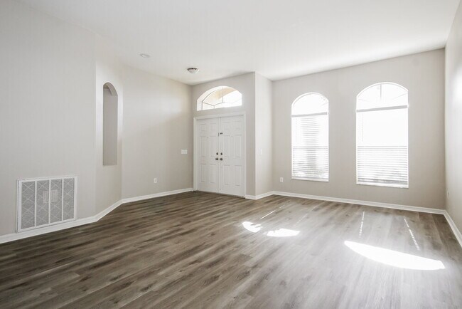 Photo - 34627 Smart Dr