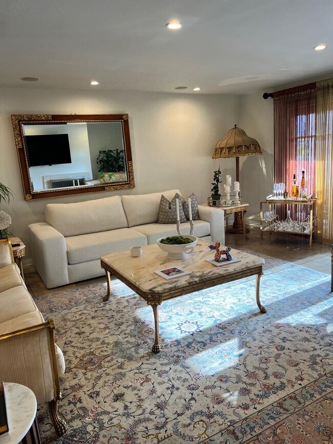 Photo - 1310 Roxbury Dr Unidad 201